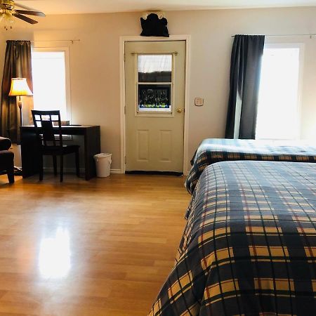 Downtown Whitehorse 2 Bedroom House מראה חיצוני תמונה