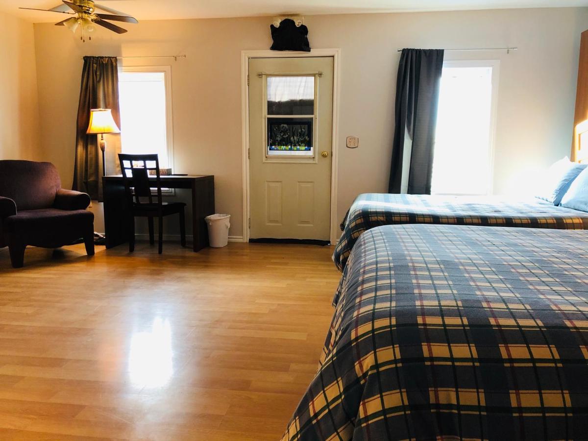 Downtown Whitehorse 2 Bedroom House מראה חיצוני תמונה