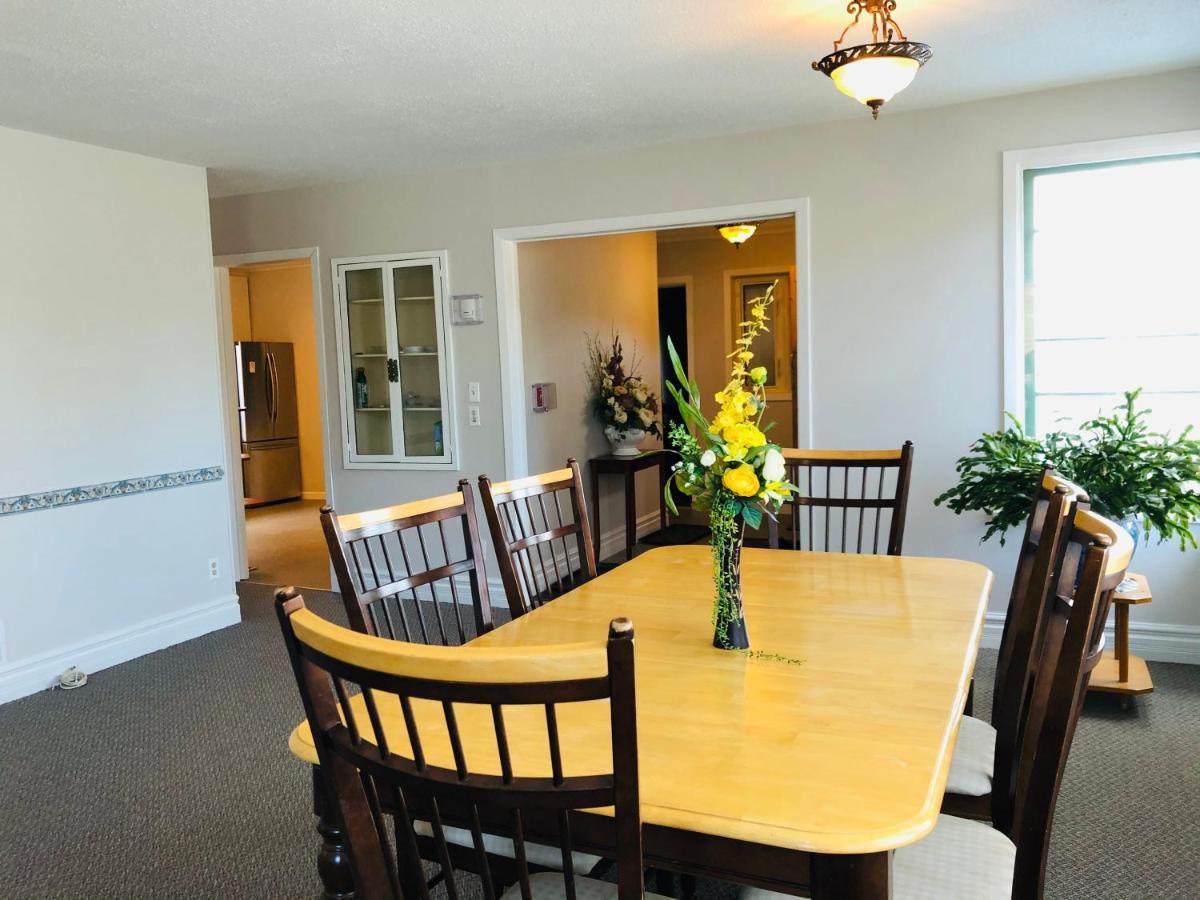 Downtown Whitehorse 2 Bedroom House מראה חיצוני תמונה