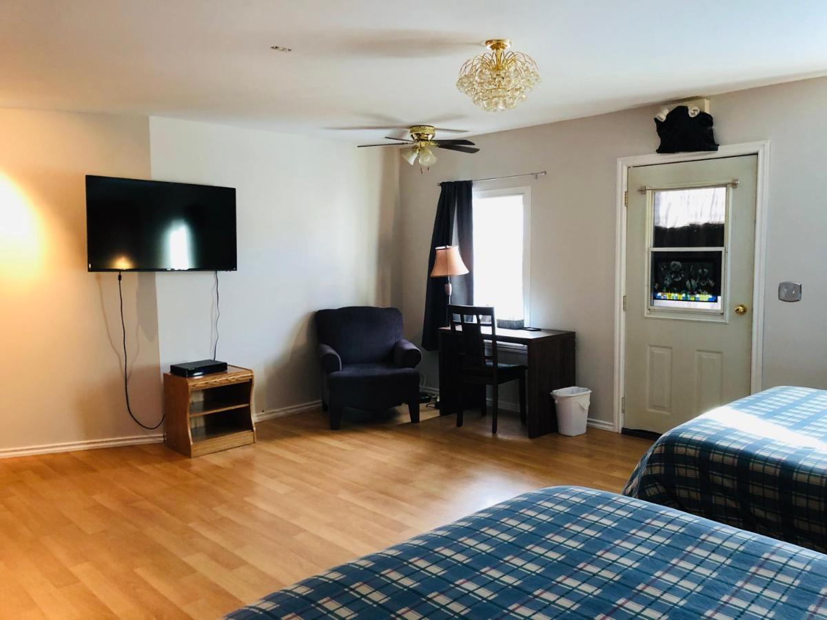 Downtown Whitehorse 2 Bedroom House מראה חיצוני תמונה