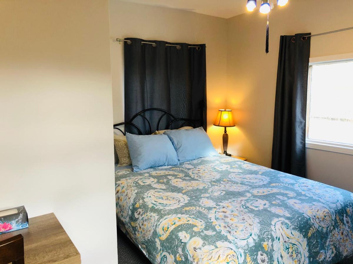 Downtown Whitehorse 2 Bedroom House מראה חיצוני תמונה