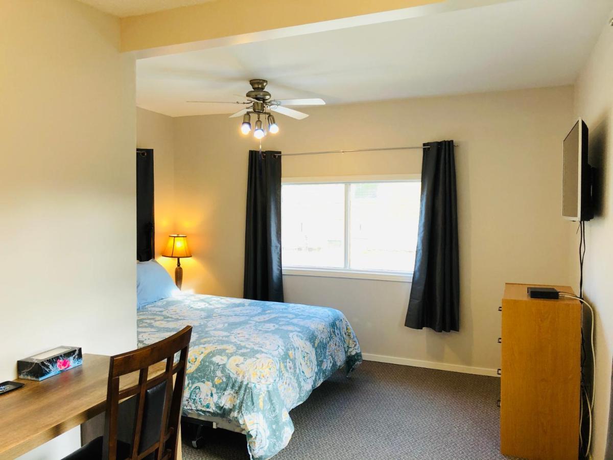 Downtown Whitehorse 2 Bedroom House מראה חיצוני תמונה